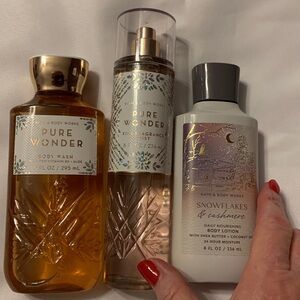 Bath & Body Works Pure Wonder and Snowflakes & Cashmere Set. NEW